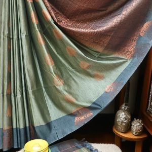 Exclusive Kanchipuram Maha Slub Silk Saree | Grand Wedding Buttas & Contrast Pallu-0012