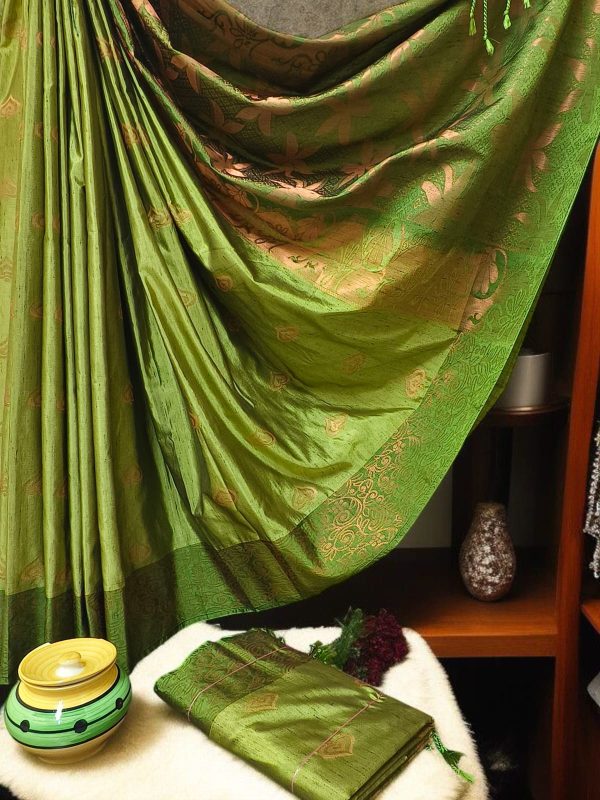 Exclusive Kanchipuram Maha Slub Silk Saree | Grand Wedding Buttas & Contrast Pallu-0020