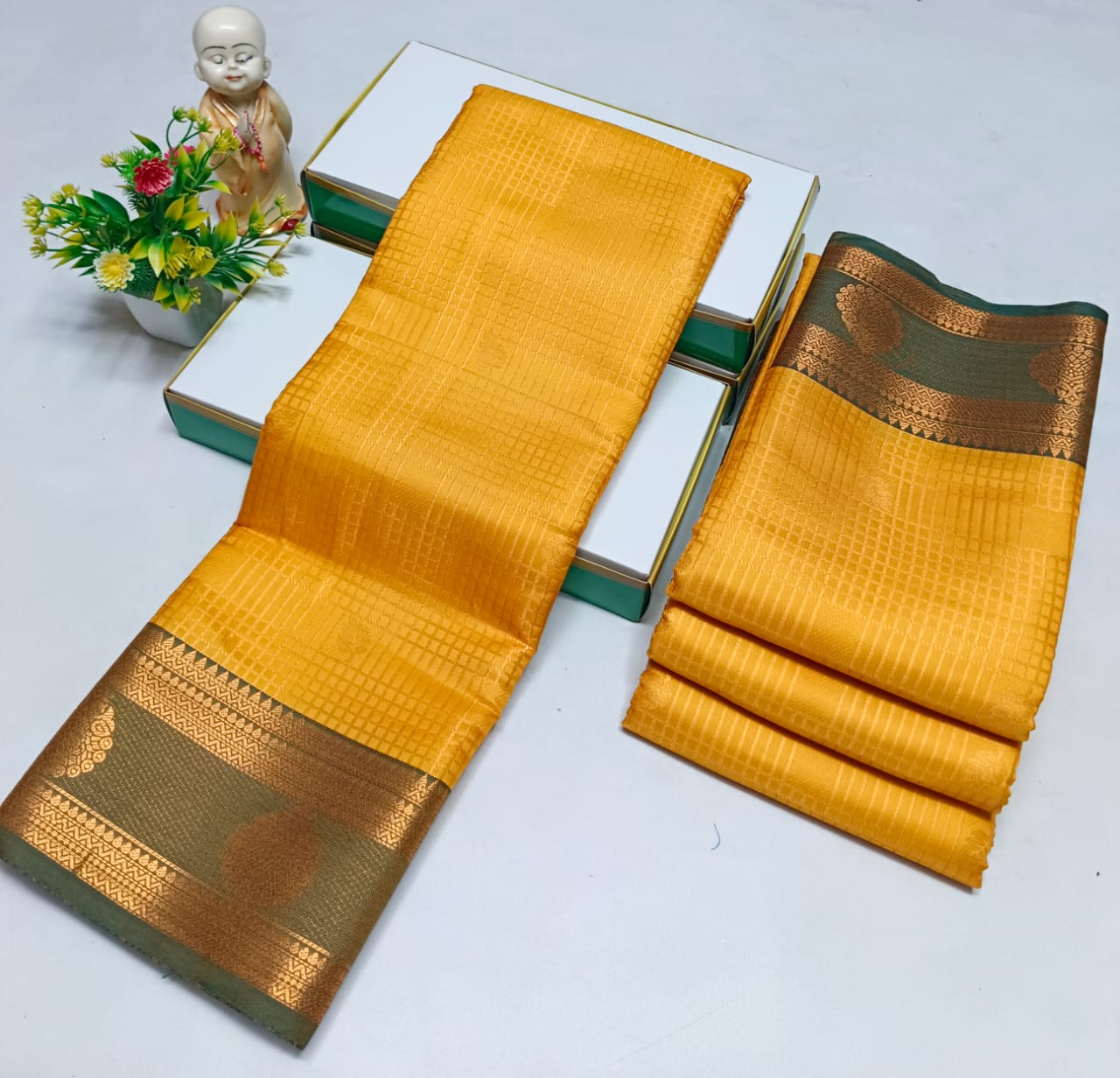 Elegant Semi Soft Silk Saree | Stunning Contrast Pallu | Budget-Friendly Gift Saree-0014
