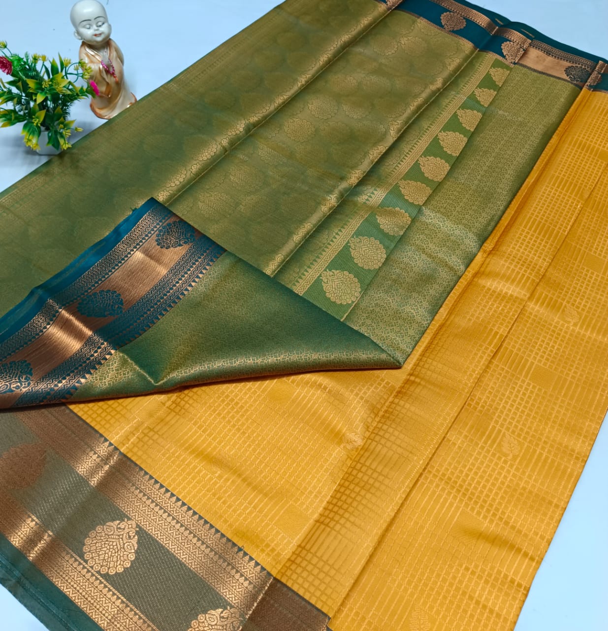 Elegant Semi Soft Silk Saree | Stunning Contrast Pallu | Budget-Friendly Gift Saree-0018